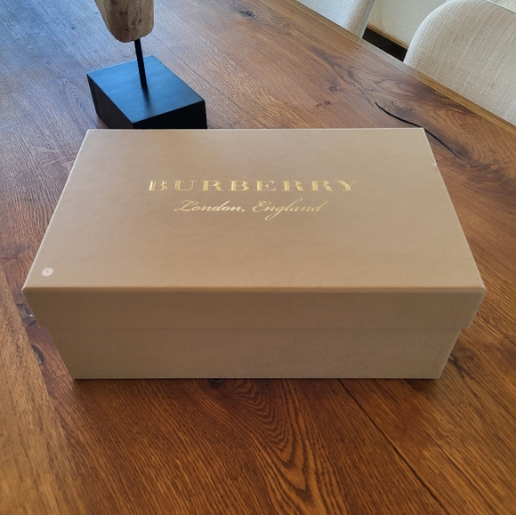 Burberry White Sneakers - 8.5 US - Picture 4 of 4